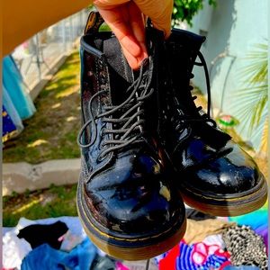 Dr. Marten’s. Lightly used. Great condition. Size 1